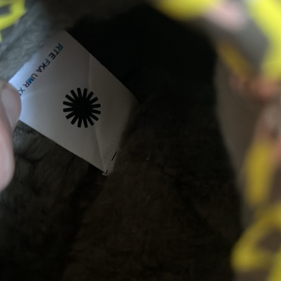 UGG Women’s Maxi Heritage Braid Clog - Picture 13 of 16